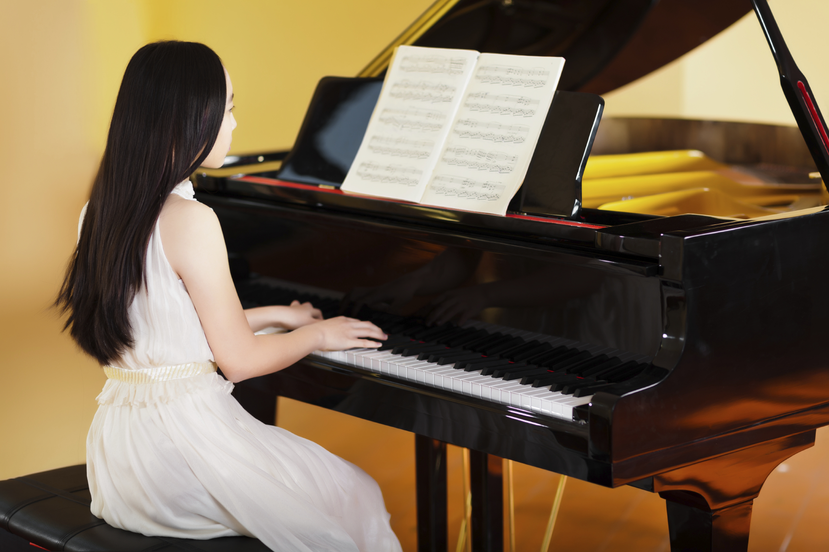 the-significance-of-learning-piano-as-an-adult-suzukibaru-advice-encyclopedia